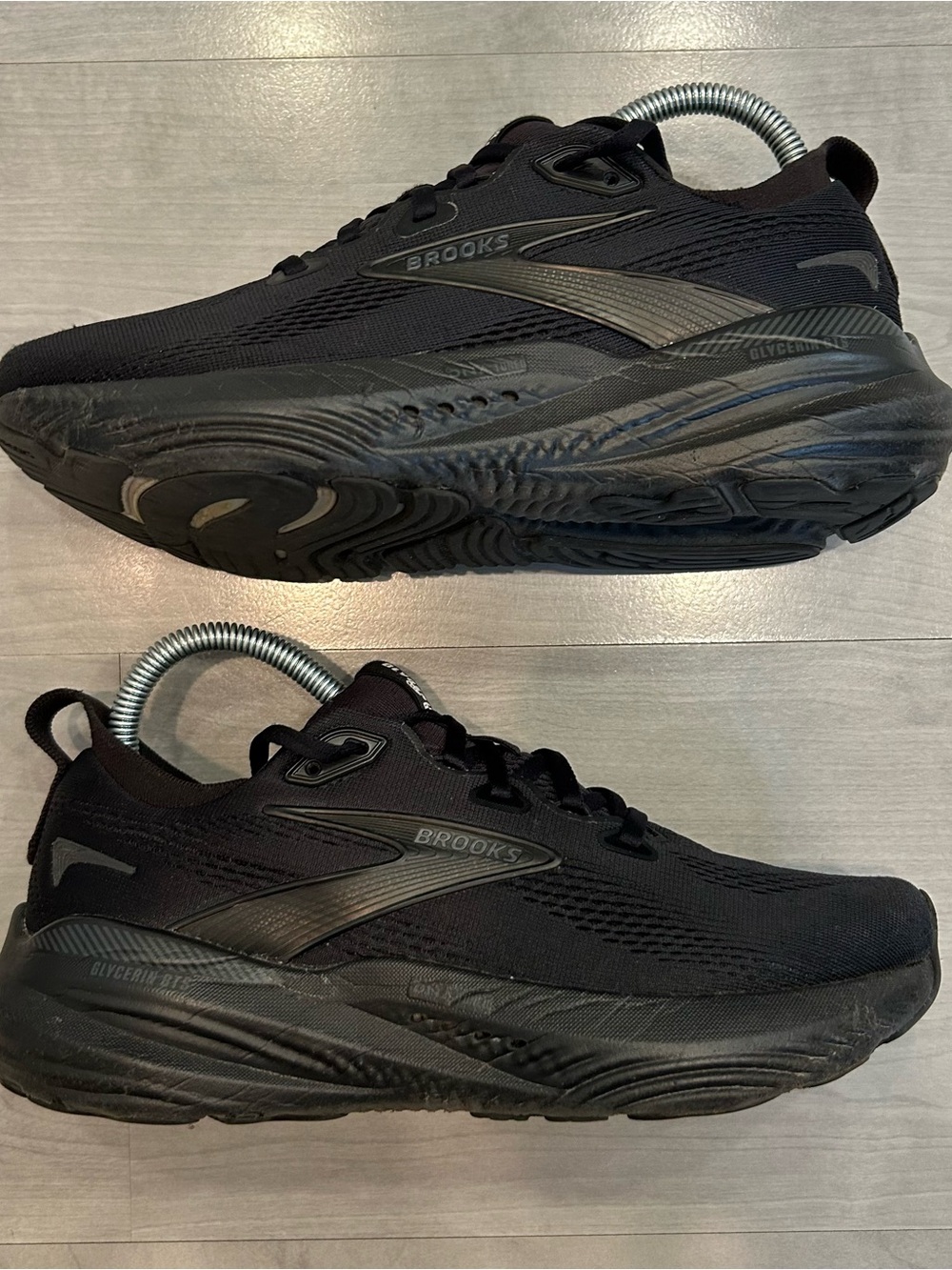 Brooks Shoes Women 8 Black Glycerin GTS 22 Running Athletic Sneakers 1204351B020